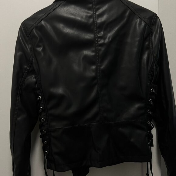 NEVER WORN GUESS faux black leather jacket with lace up on sides - Picture 3 of 3